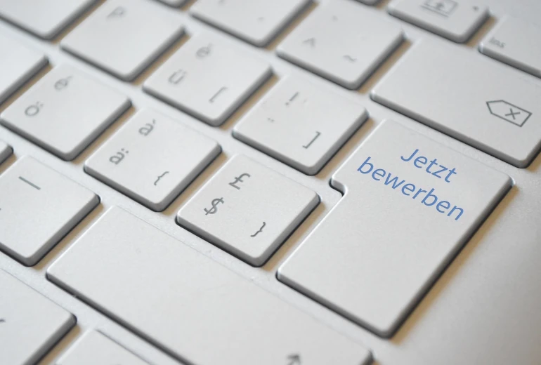 Tastatur mit Beschriftung jetzt bewerben